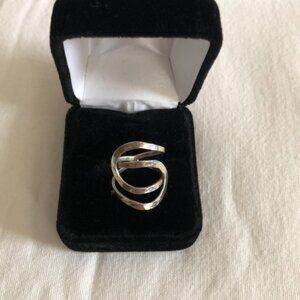 Hammered style. ring (new, never worn)